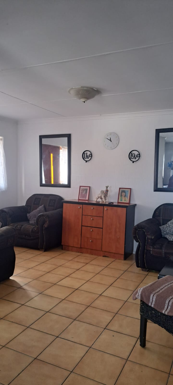 2 Bedroom Property for Sale in Lentegeur Western Cape